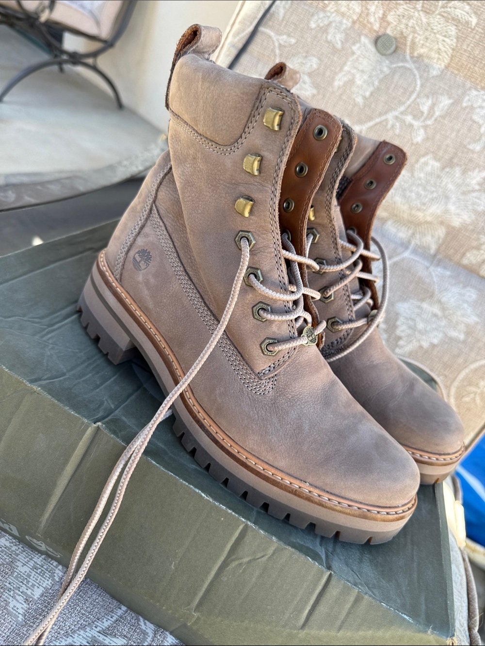 Timberland Women's US 9 Courmayeur Valley 6" Ankle Boots A1RQX Taupe Nubuck